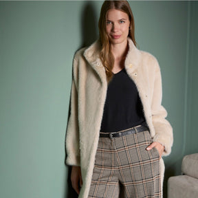 Surkana Women's Nipe Faux Fur Coat in Ecru