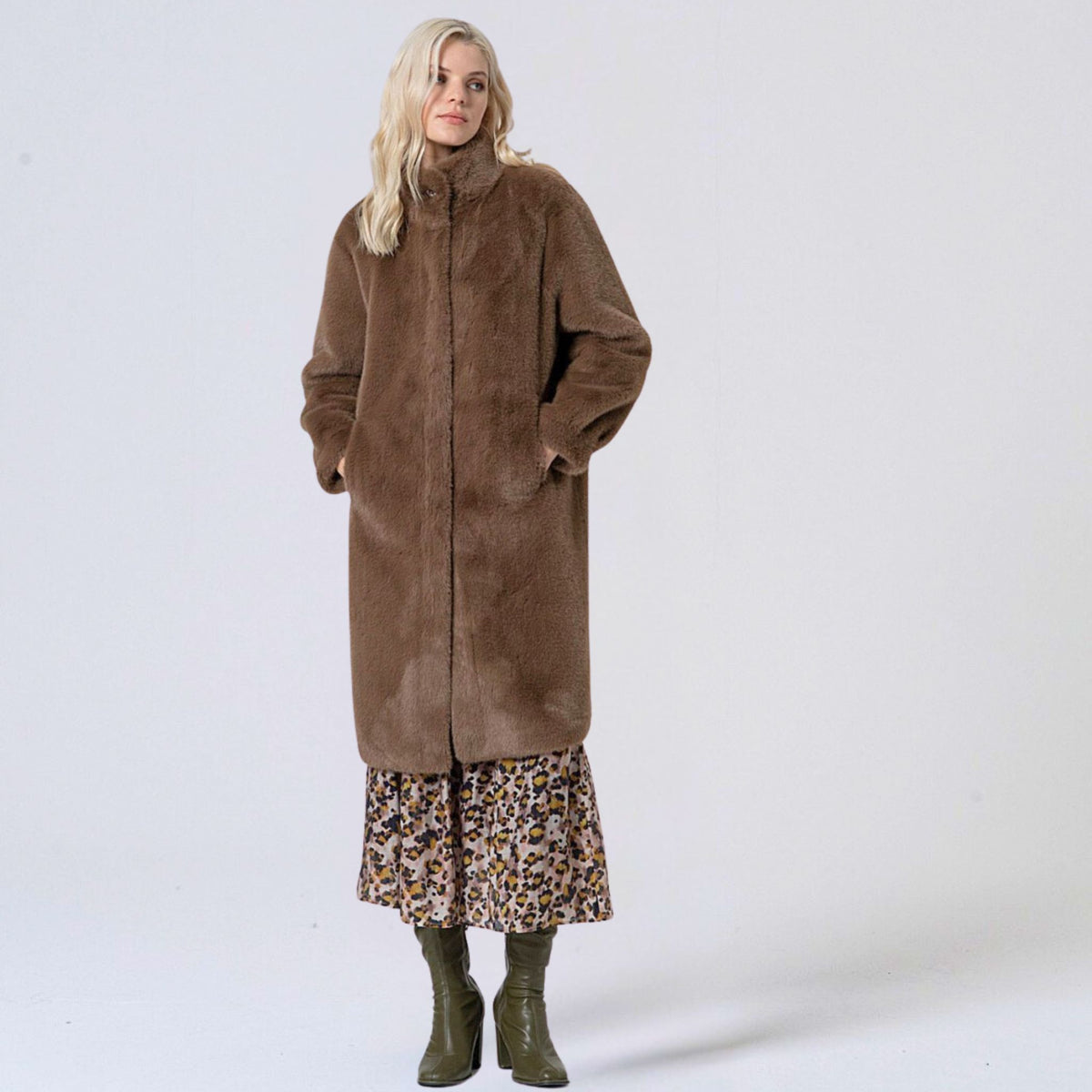 Surkana Women's Nipe Faux Fur Coat in Khaki