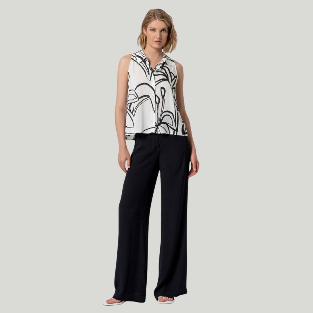Surkana Women's Evase Sleeveless Shirt in White