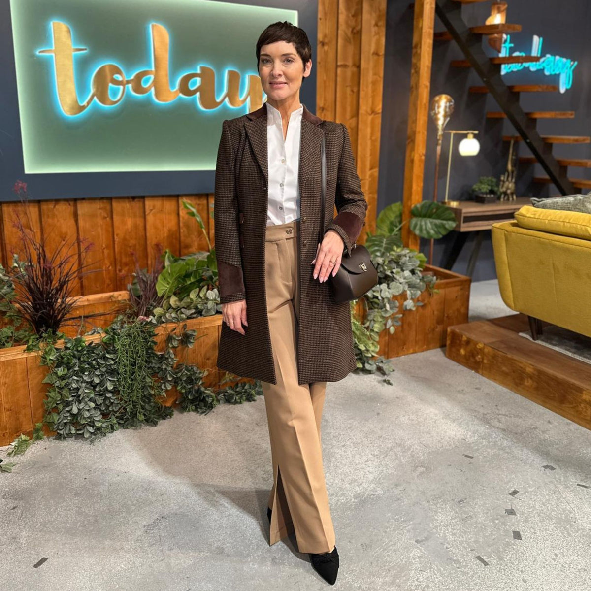 Cristina Barros Women's Plain Wide Trousers in Camel