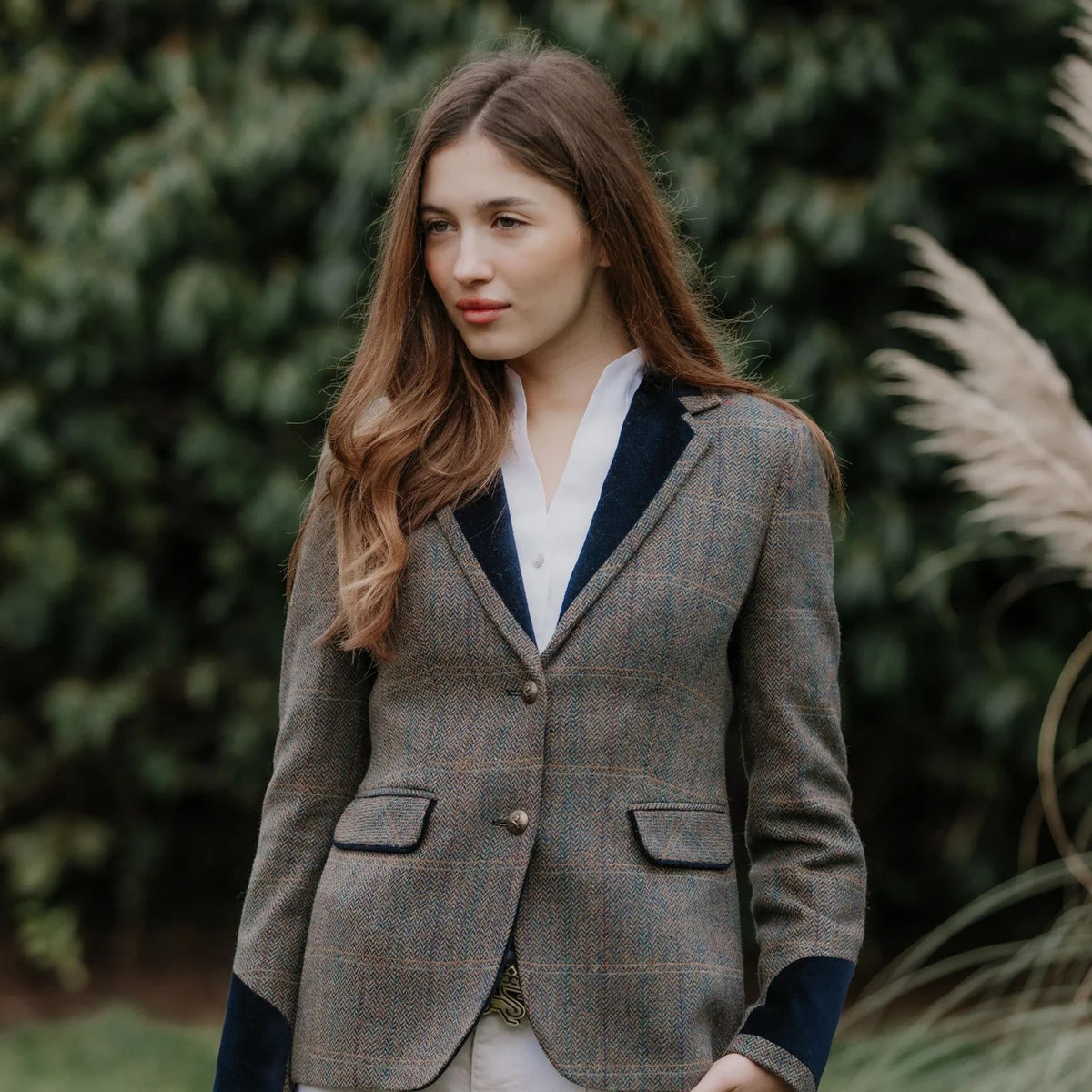 Welligogs Women's Grantham Wool Jacket in Herringbone Tweed & Navy Velvet