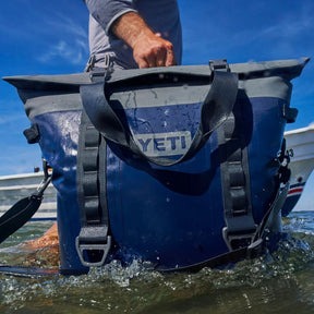 YETI Hopper M30 Tote Cool Bag in Navy