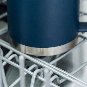 YETI Rambler 30 Oz Travel Mug in Navy (887ml) with StrongHold Lid