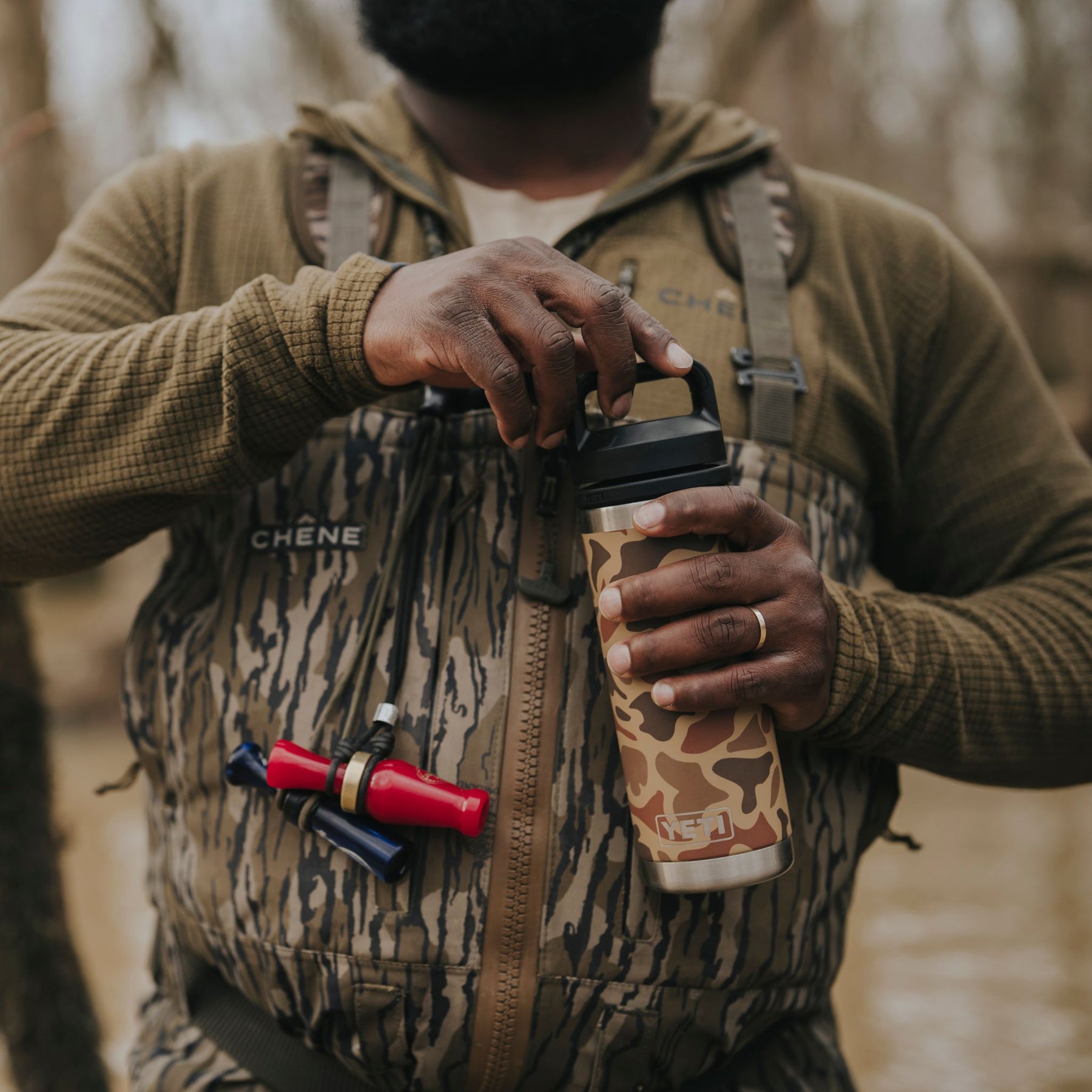 YETI Rambler 46 Oz Bottle in Wetlands Camo (1400ml) with Chug Cap