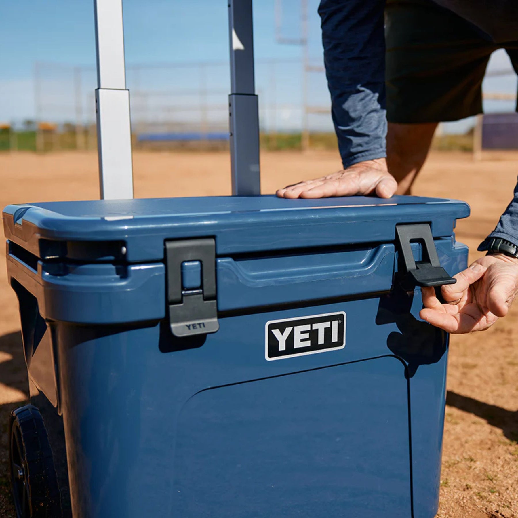 YETI Roadie 32 Wheeled Cool Box in Navy