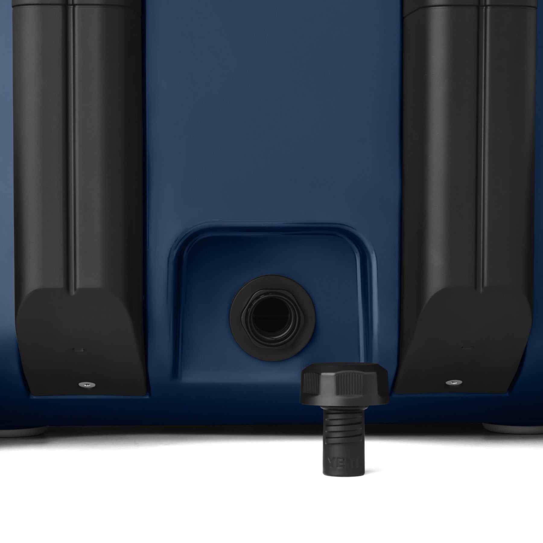 YETI Roadie 32 Wheeled Cool Box in Navy