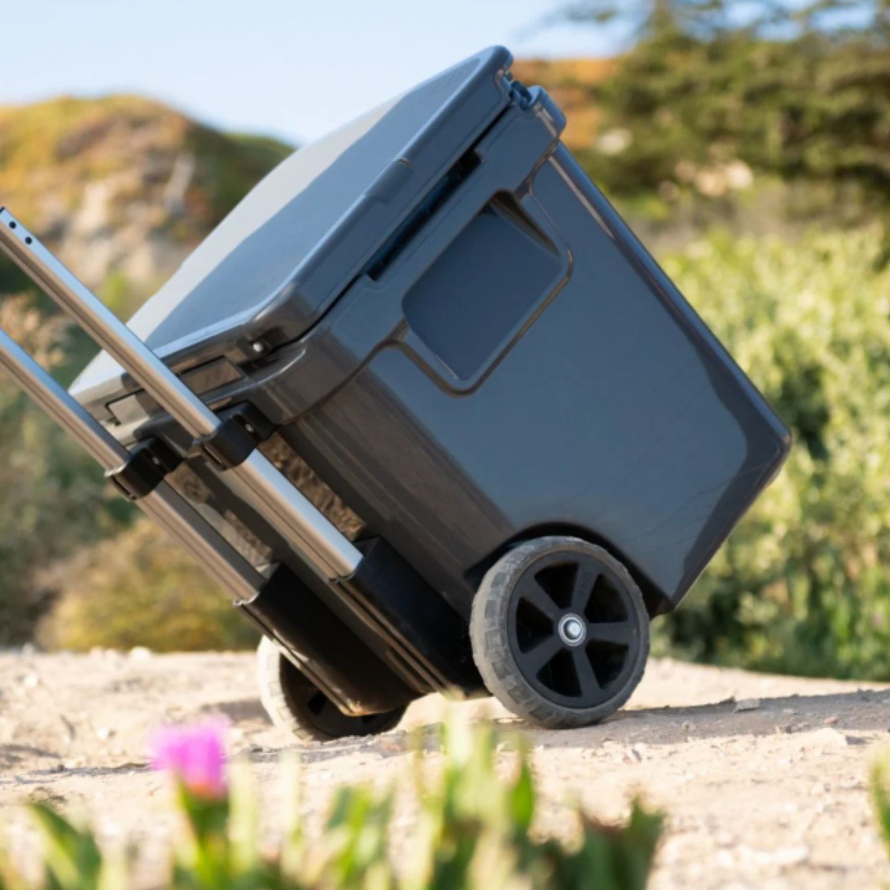 YETI Roadie 48 Wheeled Cool Box in Navy