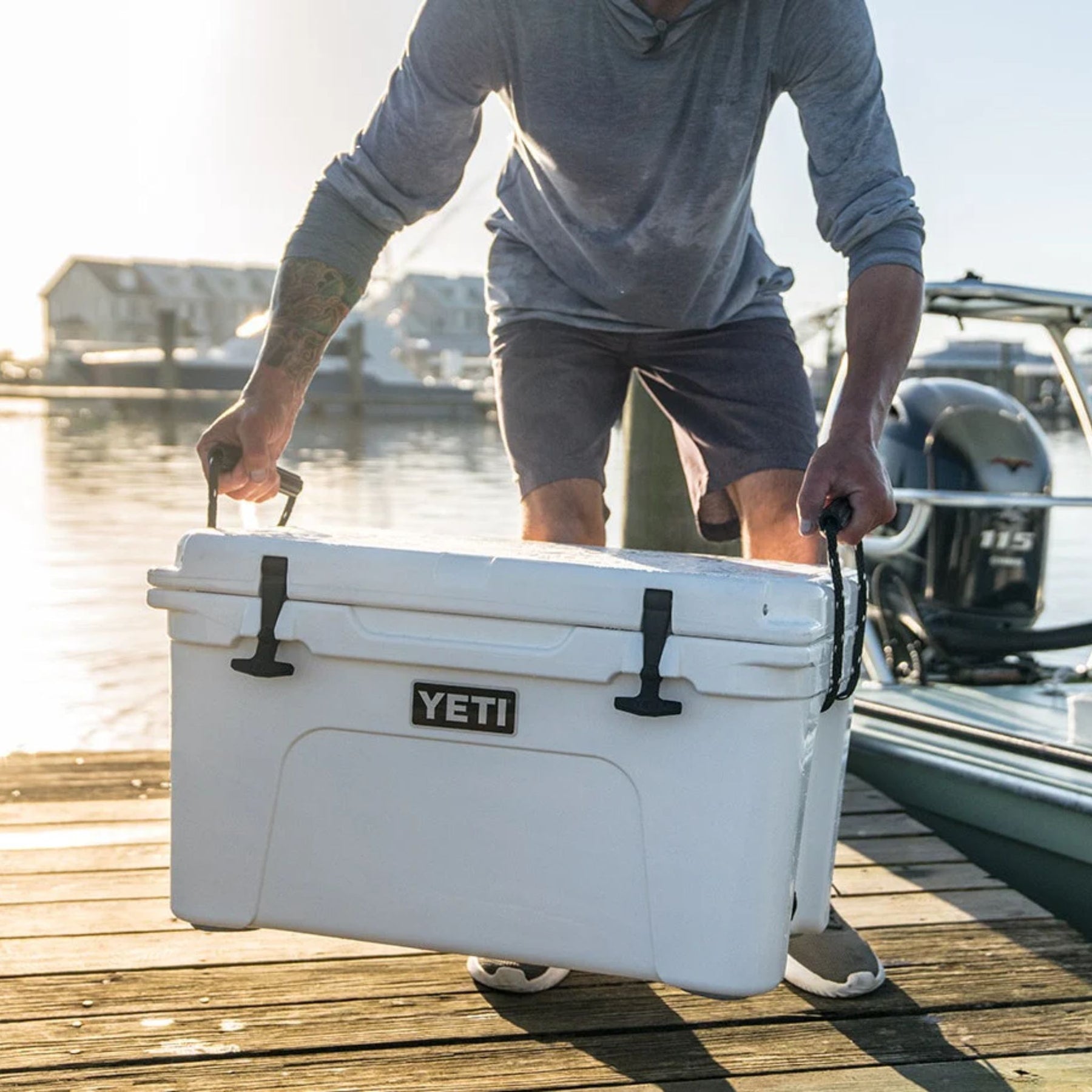 YETI Tundra 45 Cooler Box in Black Forest Green