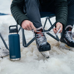 YETI Rambler 26 Oz Bottle in Venom (769ml) with Chug Cap