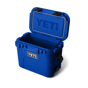 YETI Roadie 15 Cool Box in Royal Blue