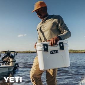 YETI Roadie 15 Cool Box in White/Blue