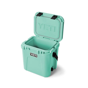 YETI Roadie 24 Cool Box in Seafoam