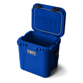 YETI Roadie 24 Cool Box in Royal Blue
