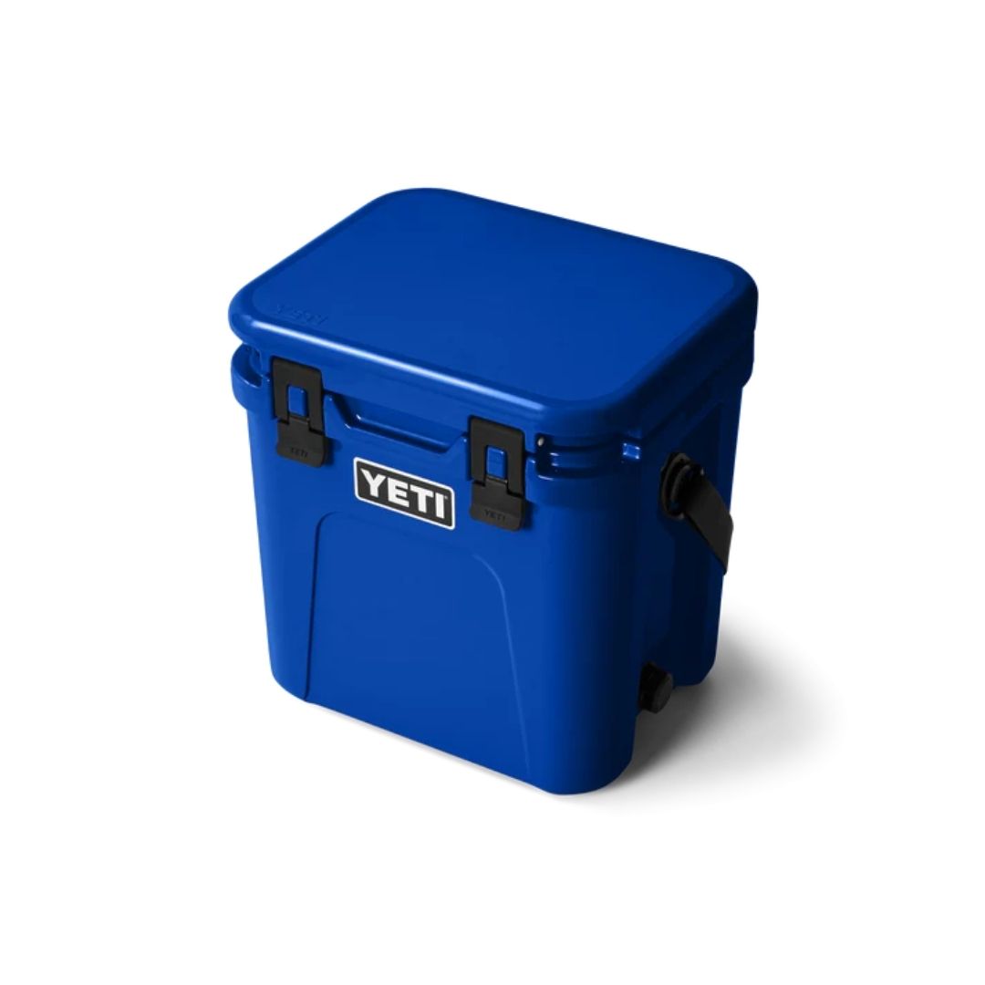 YETI Roadie 24 Cool Box in Royal Blue