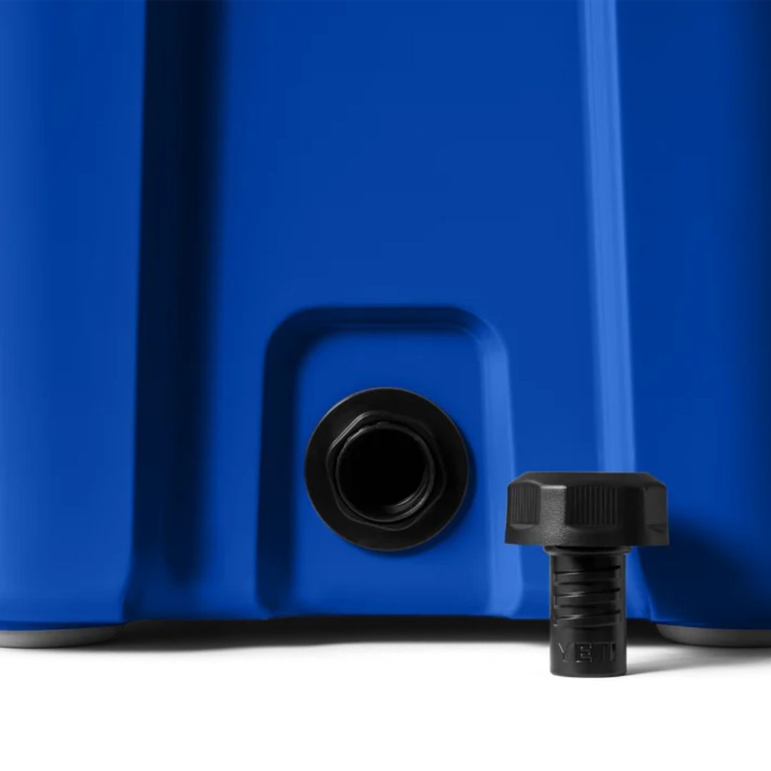YETI Roadie 24 Cool Box in Royal Blue