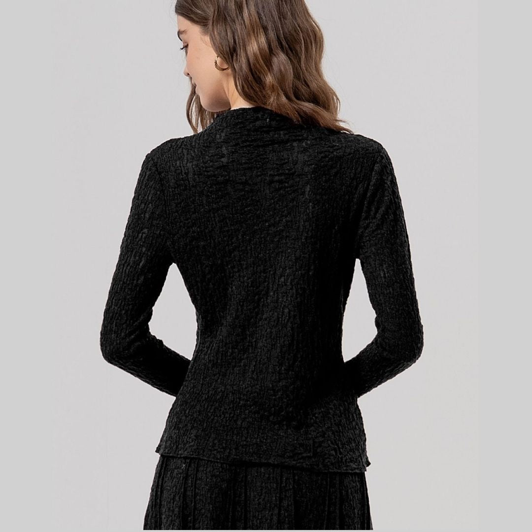 Surkana Turtleneck T-shirt in Black
