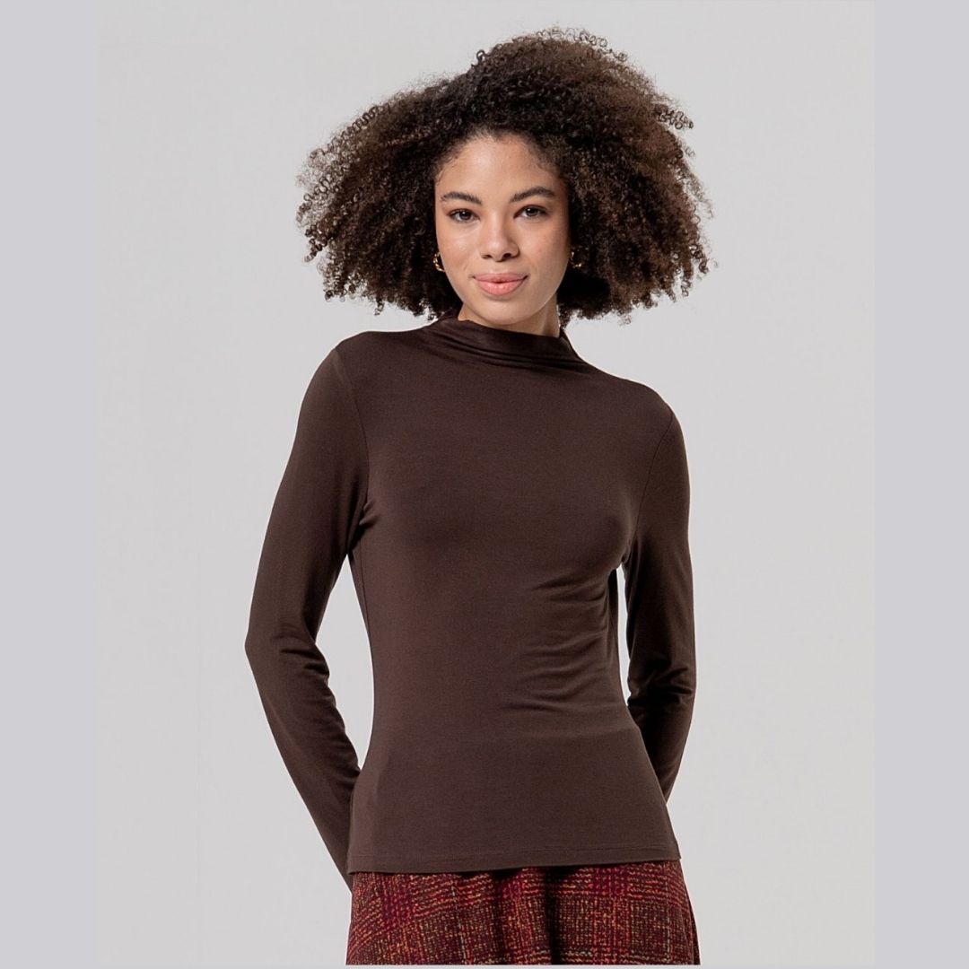 Surkana Turtle Neck T-shirt in Chocolate
