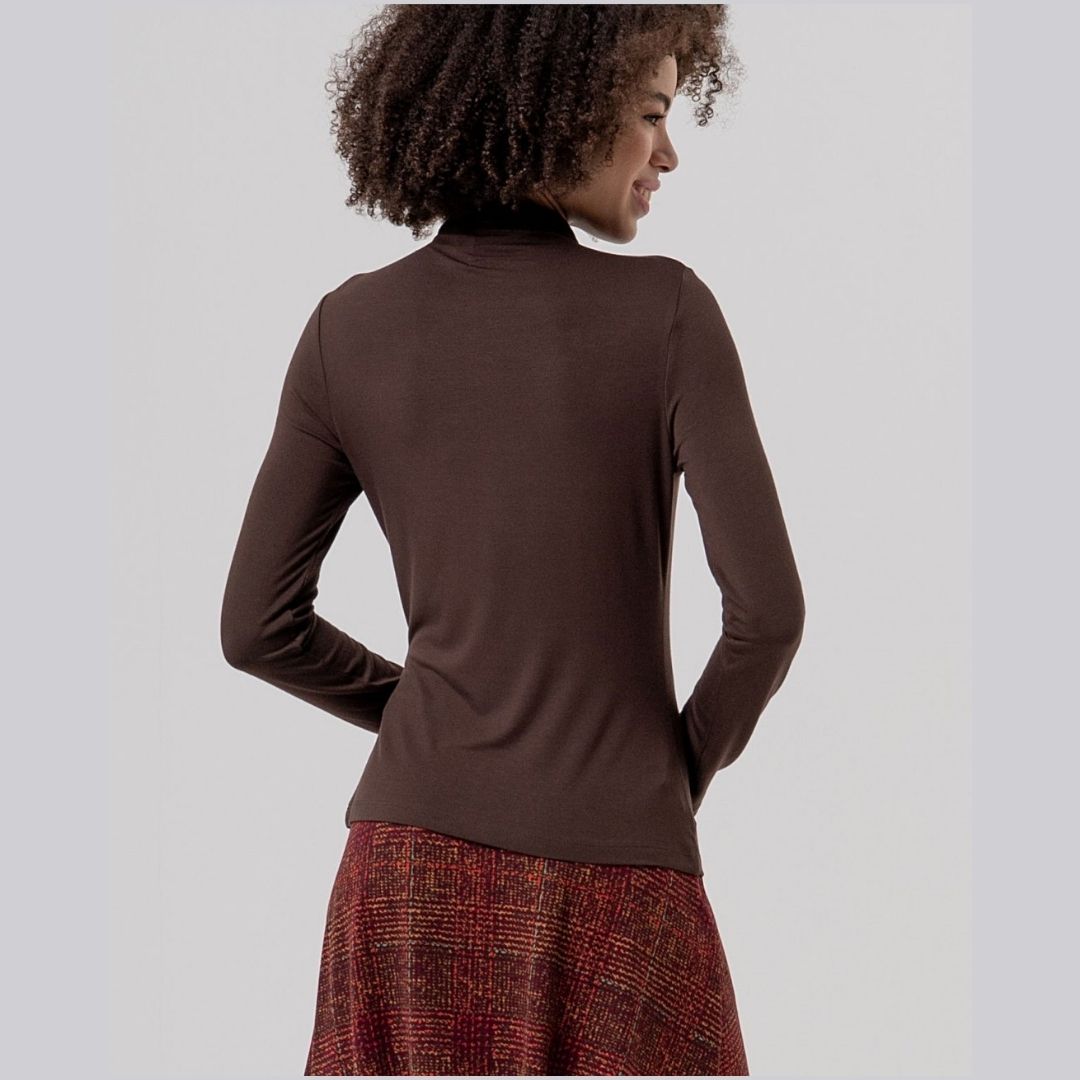Surkana Turtle Neck T-shirt in Chocolate