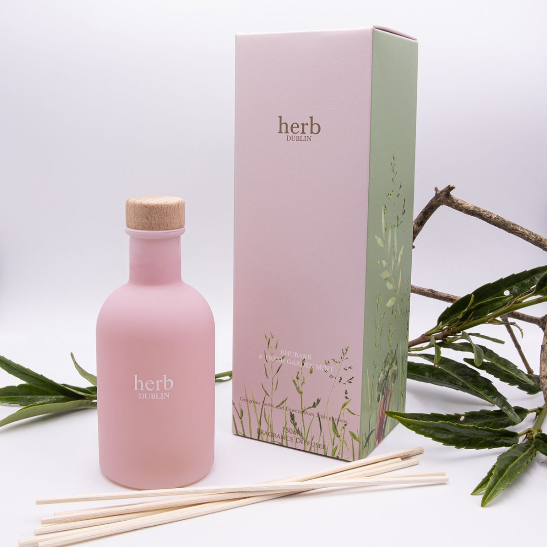 Herb Dublin Rhubarb Candle and Diffuser Wood Set