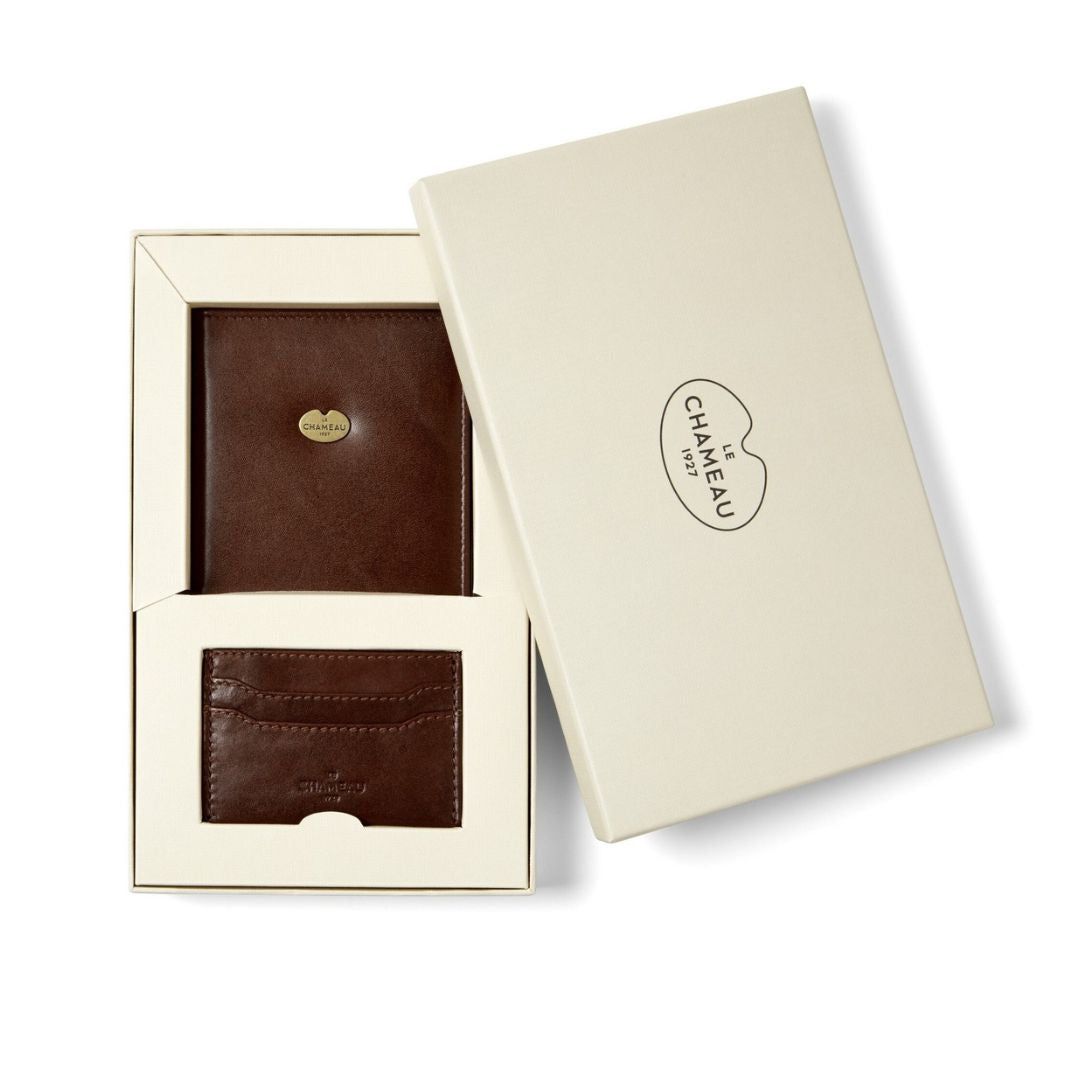 Le Chameau Licence Wallet & Card Wallet Gift Set in Marron Fonce