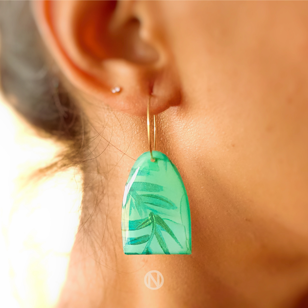 Naoi Palm Pendants Earring in Green (2)